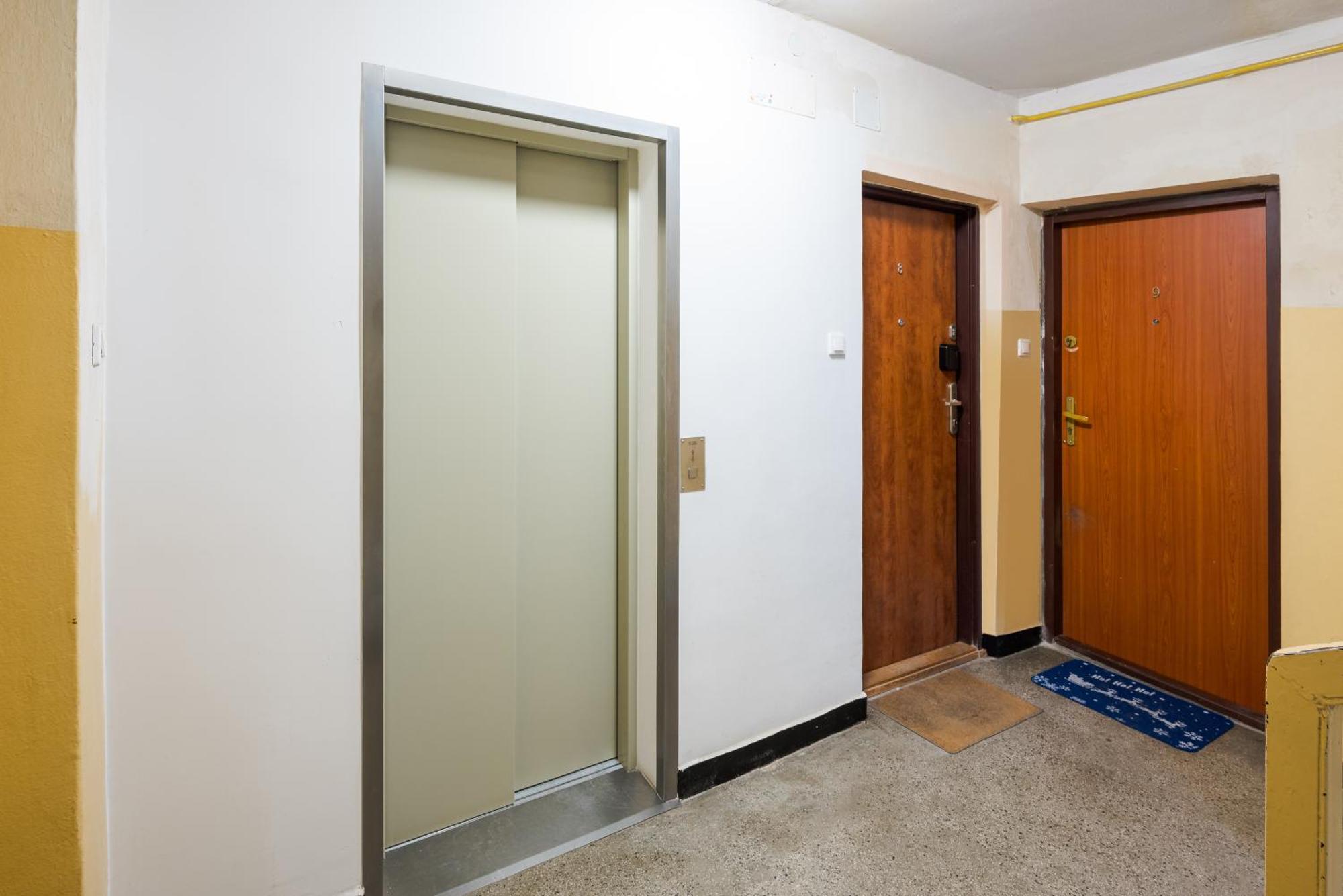 Stay With Friends In Warsaw Apartment 외부 사진