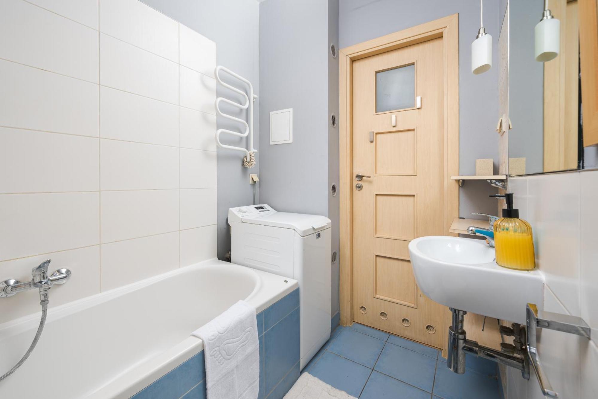 Stay With Friends In Warsaw Apartment 외부 사진